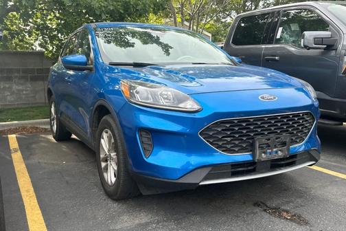 Velocity Blue Metallic 2020 Ford Escape SE