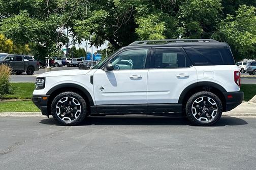 Oxford White 2022 Ford Bronco Sport Outer Banks