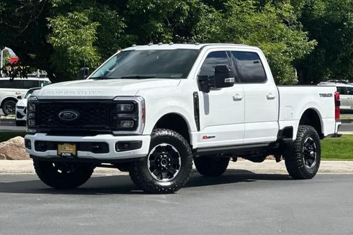 Oxford White 2025 Ford F-250 Lariat