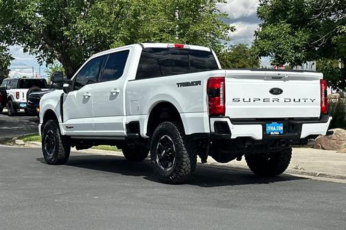 Oxford White 2025 Ford F-250 Lariat