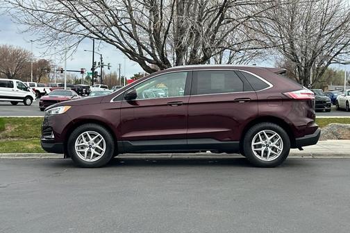 Burgundy Velvet Metallic Tinted Clearcoat 2022 Ford Edge SEL
