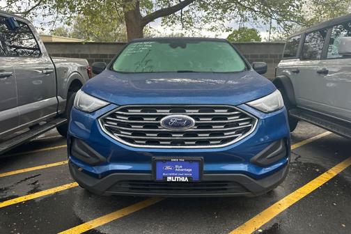 Atlas Blue Metallic 2022 Ford Edge SE