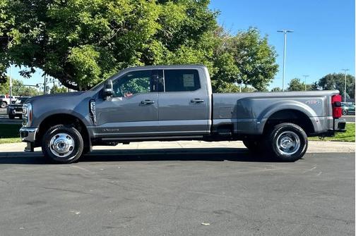 2023 Ford F-350 LARIAT SUPER DUTY