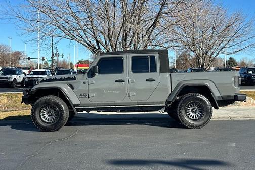 2023 Jeep Gladiator Sport
