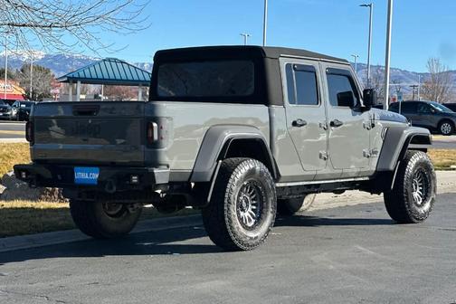 2023 Jeep Gladiator Sport