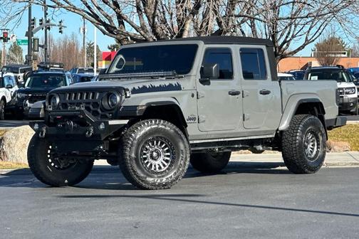 2023 Jeep Gladiator Sport