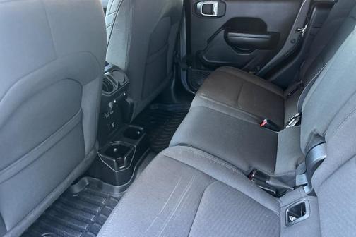 2023 Jeep Gladiator Sport