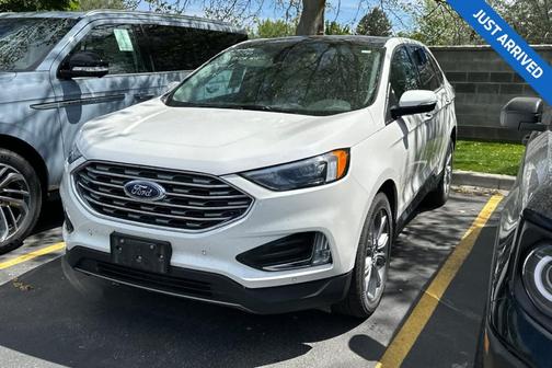 Star White 2022 Ford Edge Titanium