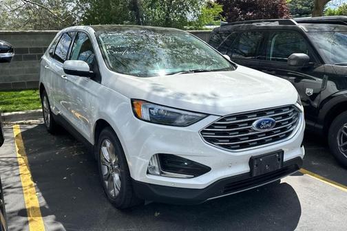 Star White 2022 Ford Edge Titanium