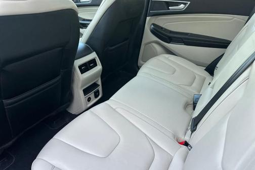 Star White 2022 Ford Edge Titanium
