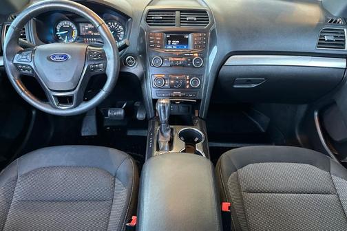 Oxford White 2018 Ford Explorer XLT