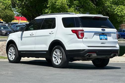 Oxford White 2018 Ford Explorer XLT