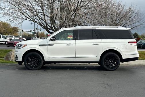 Pristine White 2024 Lincoln Navigator L Reserve