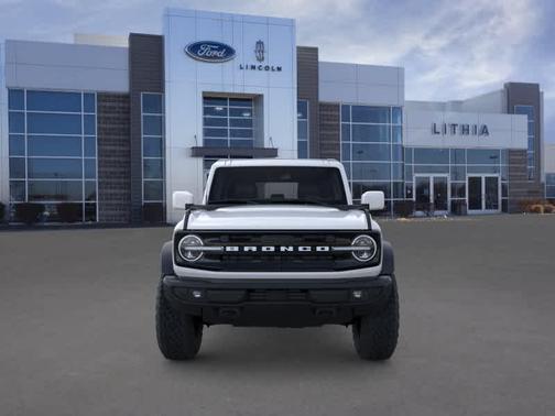 Oxford White 2026 Ford Bronco Outer Banks