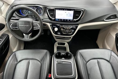 2024 Chrysler Pacifica Touring-L