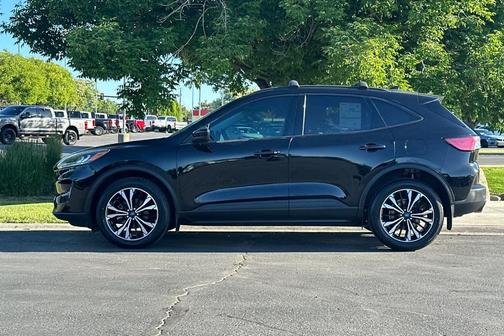 Agate Black Metallic 2022 Ford Escape SEL