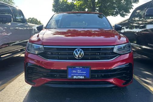 Kings Red 2024 Volkswagen Tiguan 2.0T SE R-Line Black