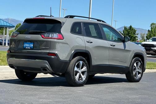Sting Gray Clearcoat 2022 Jeep Cherokee Limited
