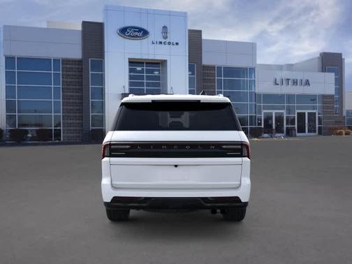 Crystal White Metallic 2026 Lincoln Navigator Reserve