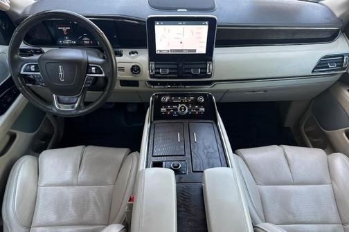 White Platinum Tri-Coat Metallic 2019 Lincoln Navigator Reserve