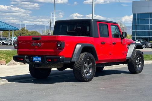 Firecracker Red Clearcoat 2020 Jeep Gladiator Rubicon