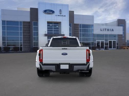 Oxford White 2026 Ford F-350 Lariat Super Duty