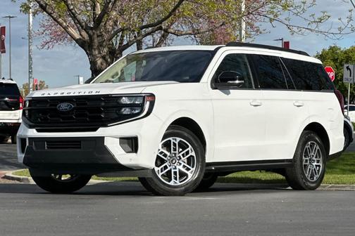 Oxford White 2025 Ford Expedition Active
