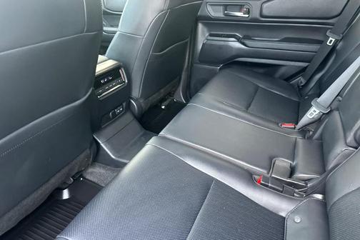 2025 Toyota Land Cruiser 