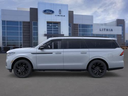 Gray Mist Metallic 2026 Lincoln Navigator L Reserve