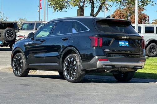 Black 2025 Kia Sorento EX