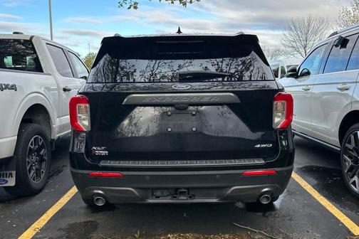 Agate Black Metallic 2021 Ford Explorer XLT