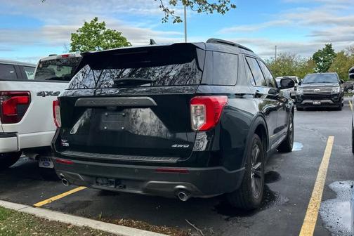 Agate Black Metallic 2021 Ford Explorer XLT