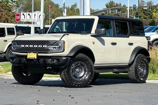 Desert Sand 2025 Ford Bronco Badlands