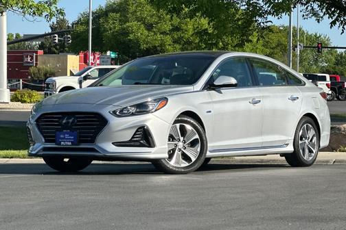 Ion Silver 2018 Hyundai SONATA Hybrid Limited