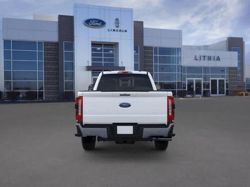 Star White 2026 Ford F-350 Lariat Super Duty