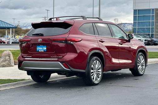 Ruby Flare Pearl 2023 Toyota Highlander Platinum