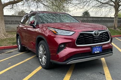 Ruby Flare Pearl 2023 Toyota Highlander Platinum