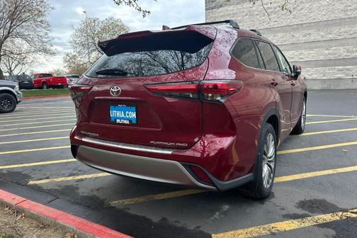 Ruby Flare Pearl 2023 Toyota Highlander Platinum
