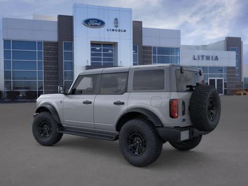 Avalanche Gray Metallic 2026 Ford Bronco Outer Banks
