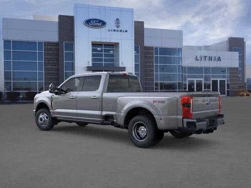 Carbonized Gray Metallic 2026 Ford F-350 Lariat Super Duty