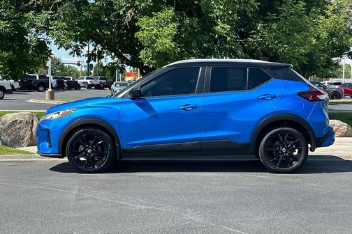 Blue 2022 Nissan Kicks SV