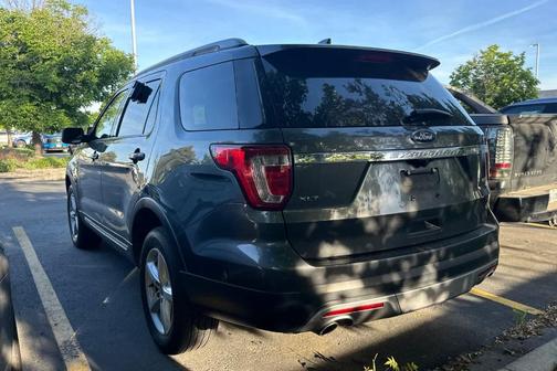 Magnetic Metallic 2016 Ford Explorer XLT