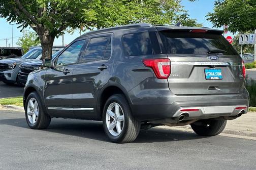 Magnetic Metallic 2016 Ford Explorer XLT