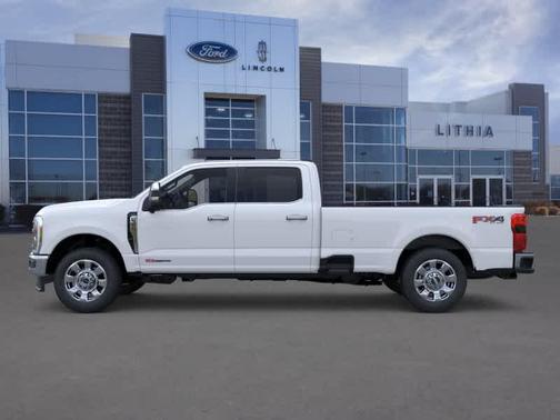 Oxford White 2026 Ford F-350 Lariat Super Duty
