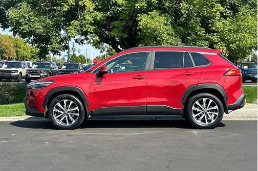 2022 Toyota Corolla Cross XLE