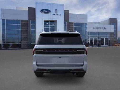 Gray Mist Metallic 2026 Lincoln Navigator L Reserve