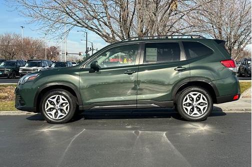 2024 Subaru Forester PREMIUM