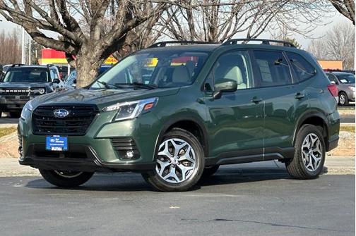 2024 Subaru Forester PREMIUM