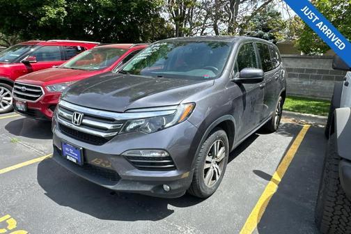 Modern Steel Metallic 2017 Honda Pilot EX-L