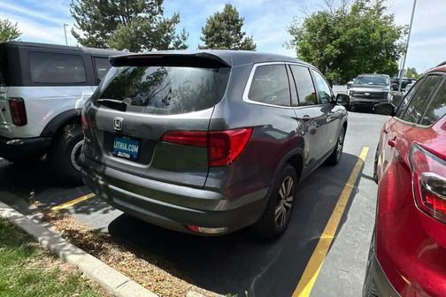 Modern Steel Metallic 2017 Honda Pilot EX-L